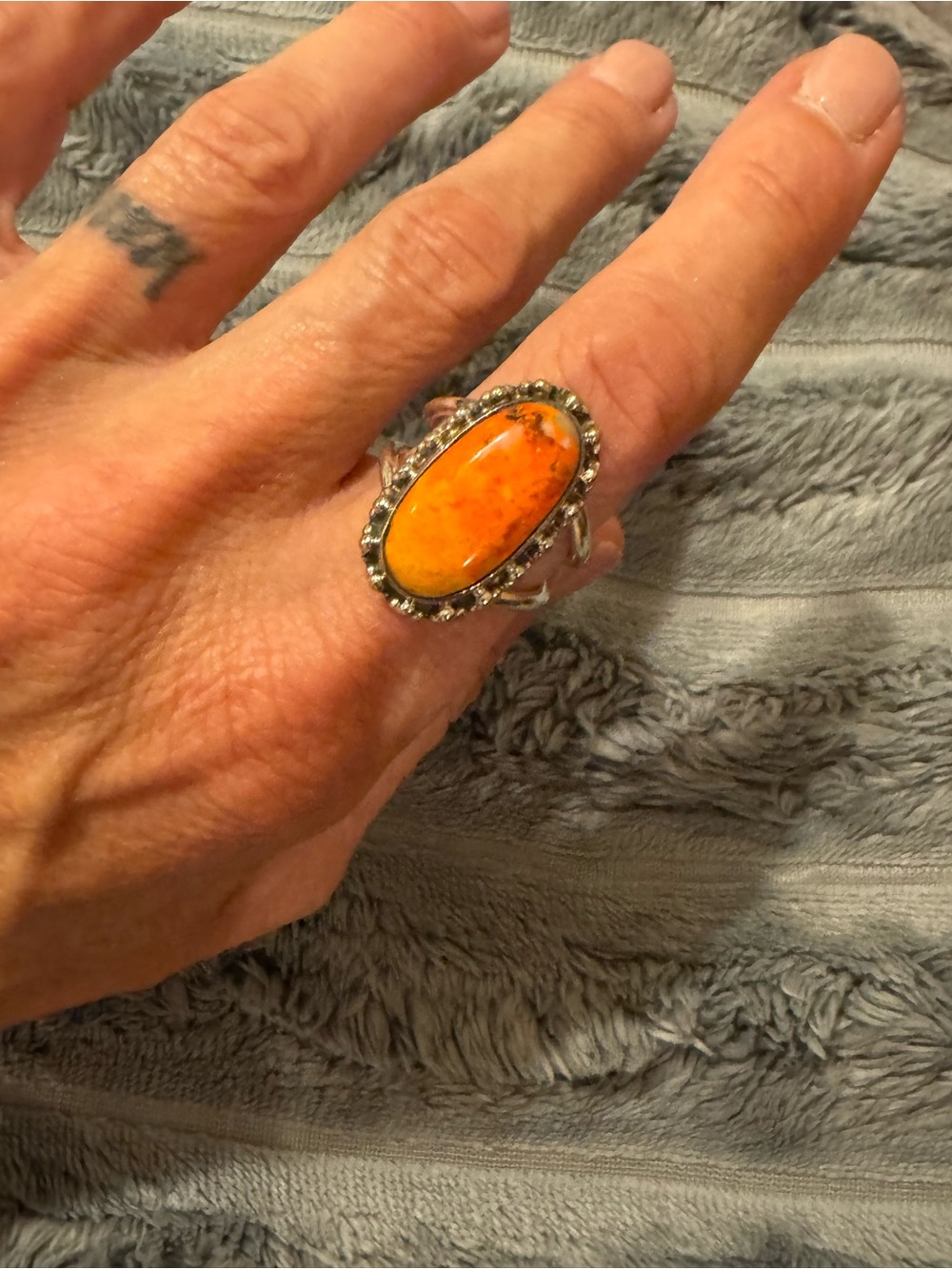 Navajo Spiny Oyster, Sterling Silver Ring. Size 7.5